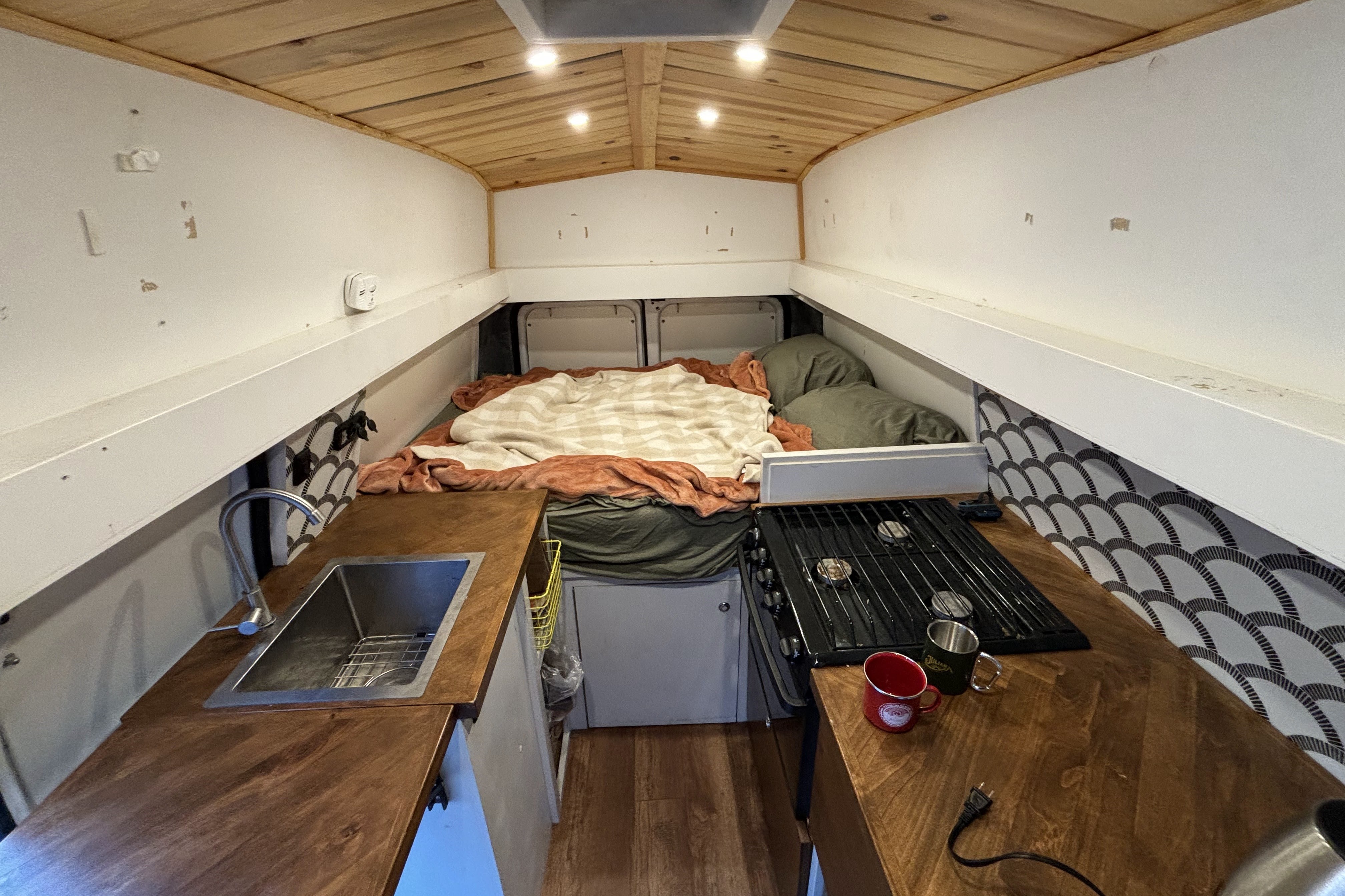 Arianna's Ford Ecoline Campervan