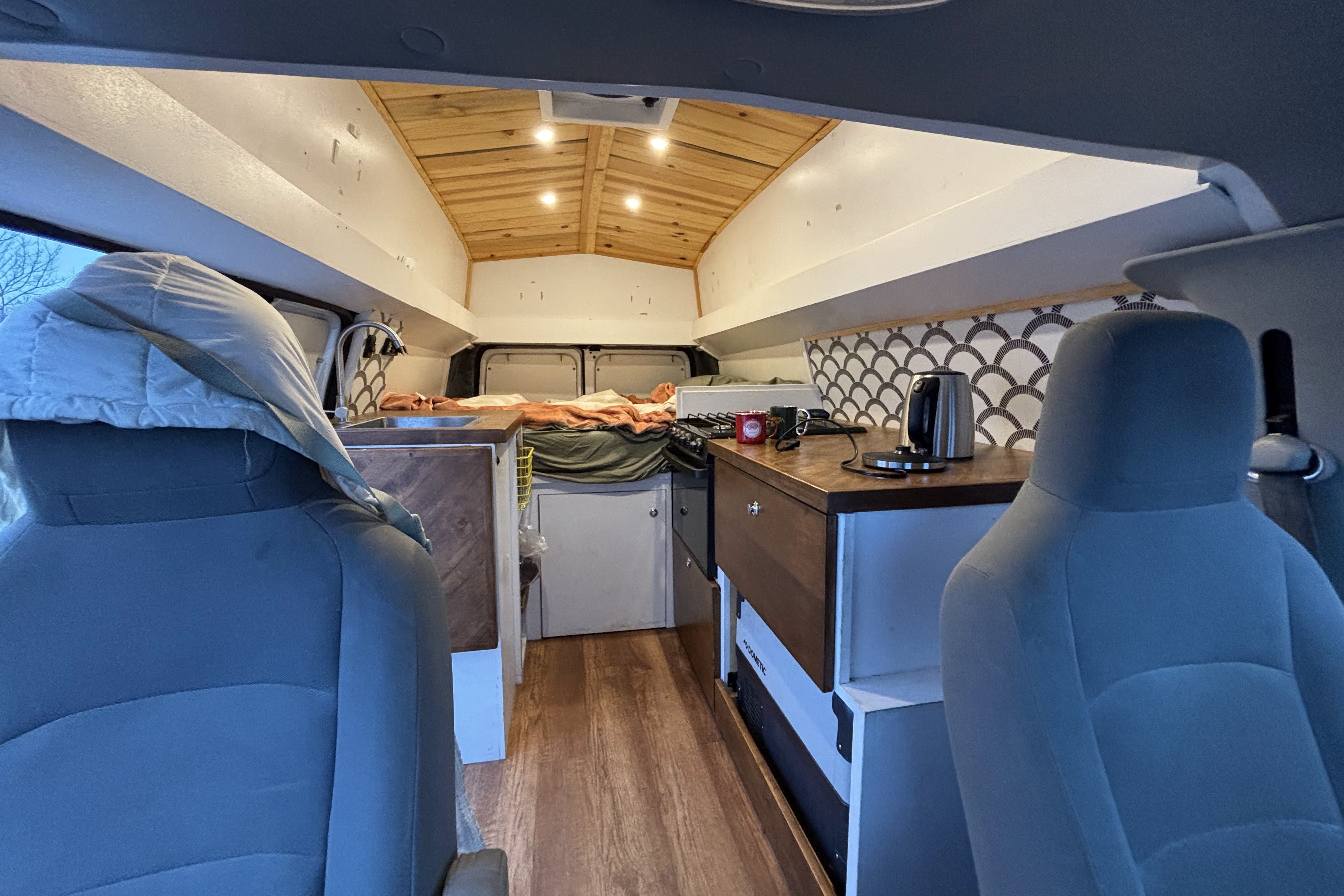 Arianna's Ford Ecoline Campervan