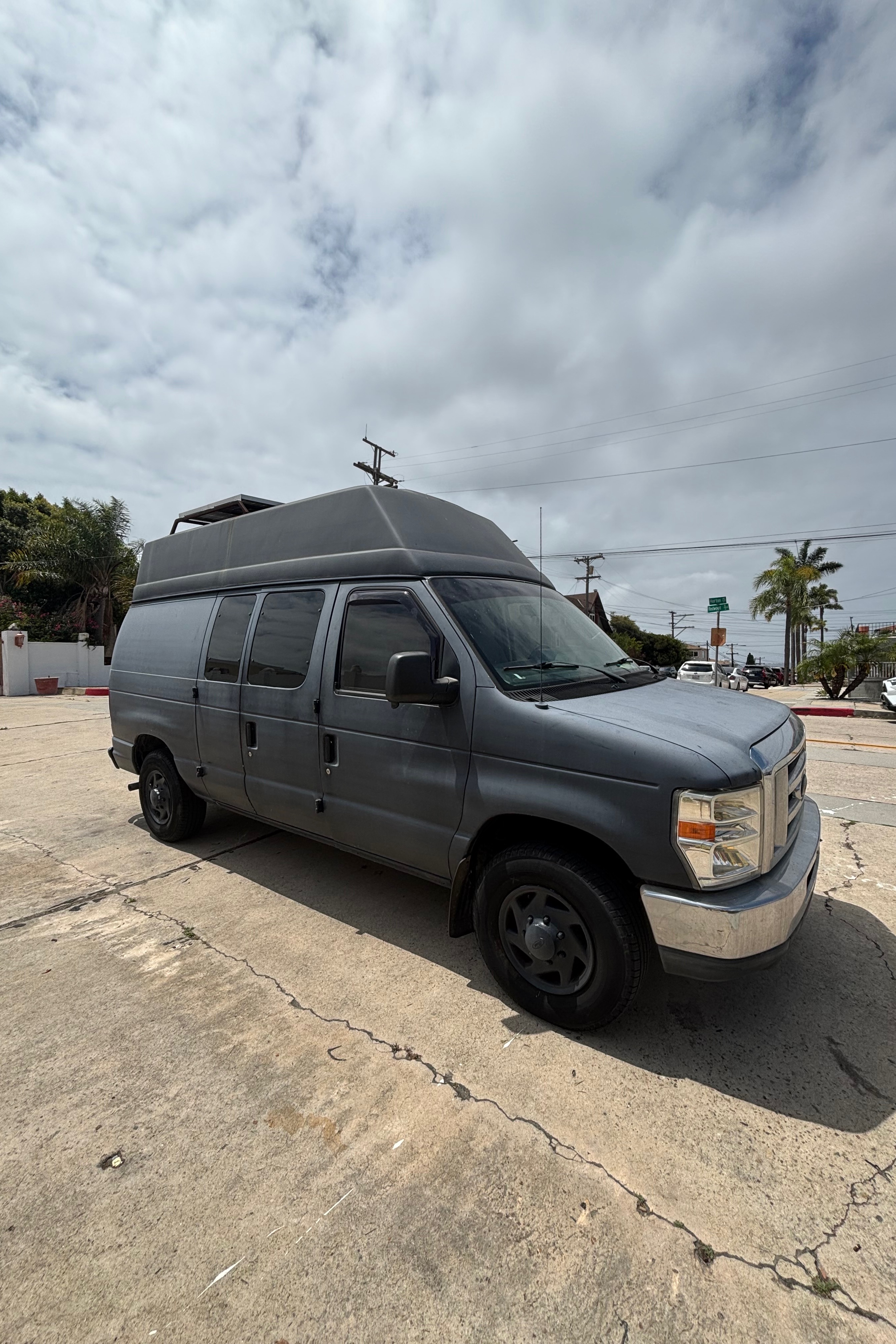 Arianna's Ford Ecoline Campervan