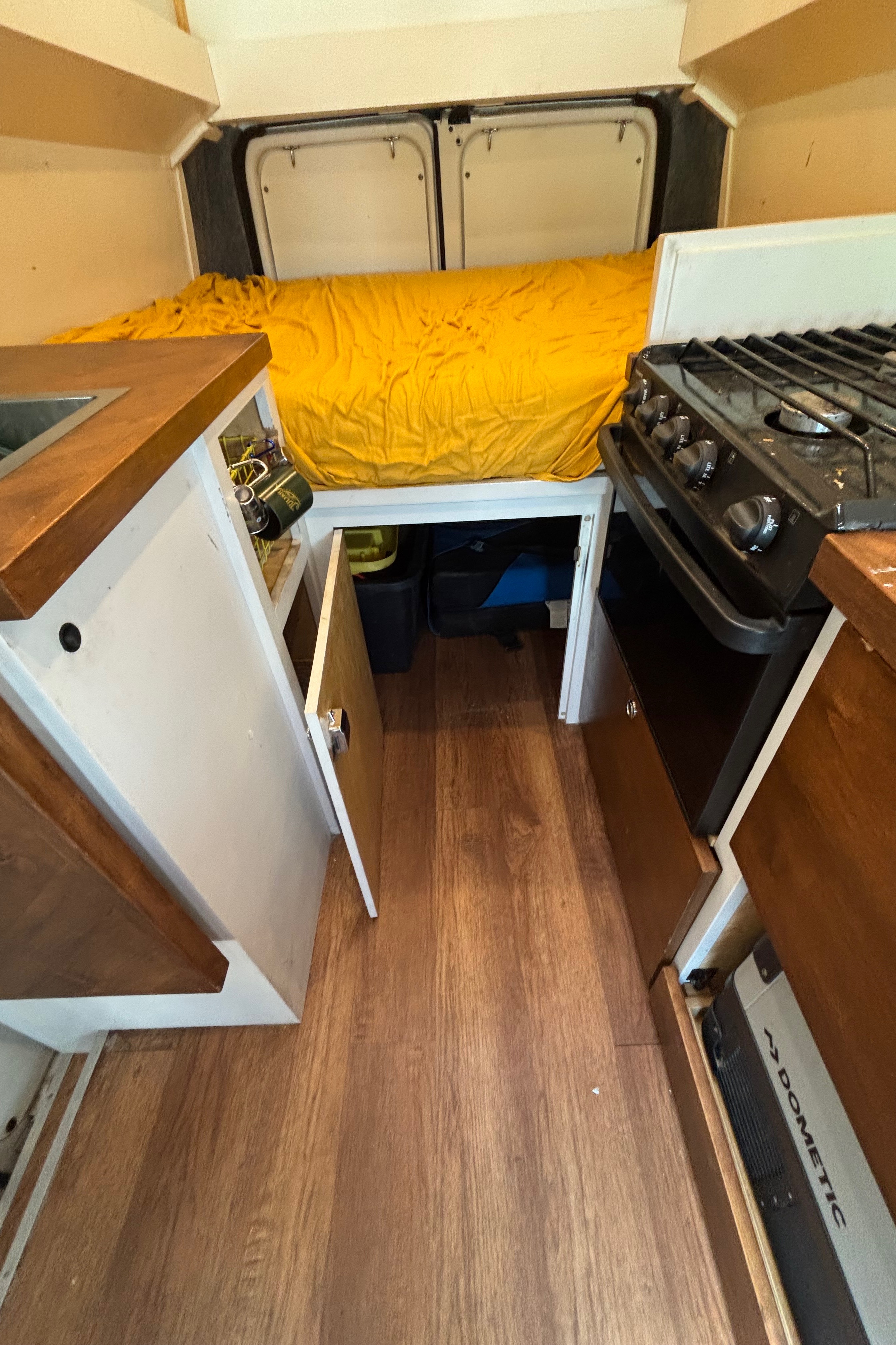 Arianna's Ford Ecoline Campervan