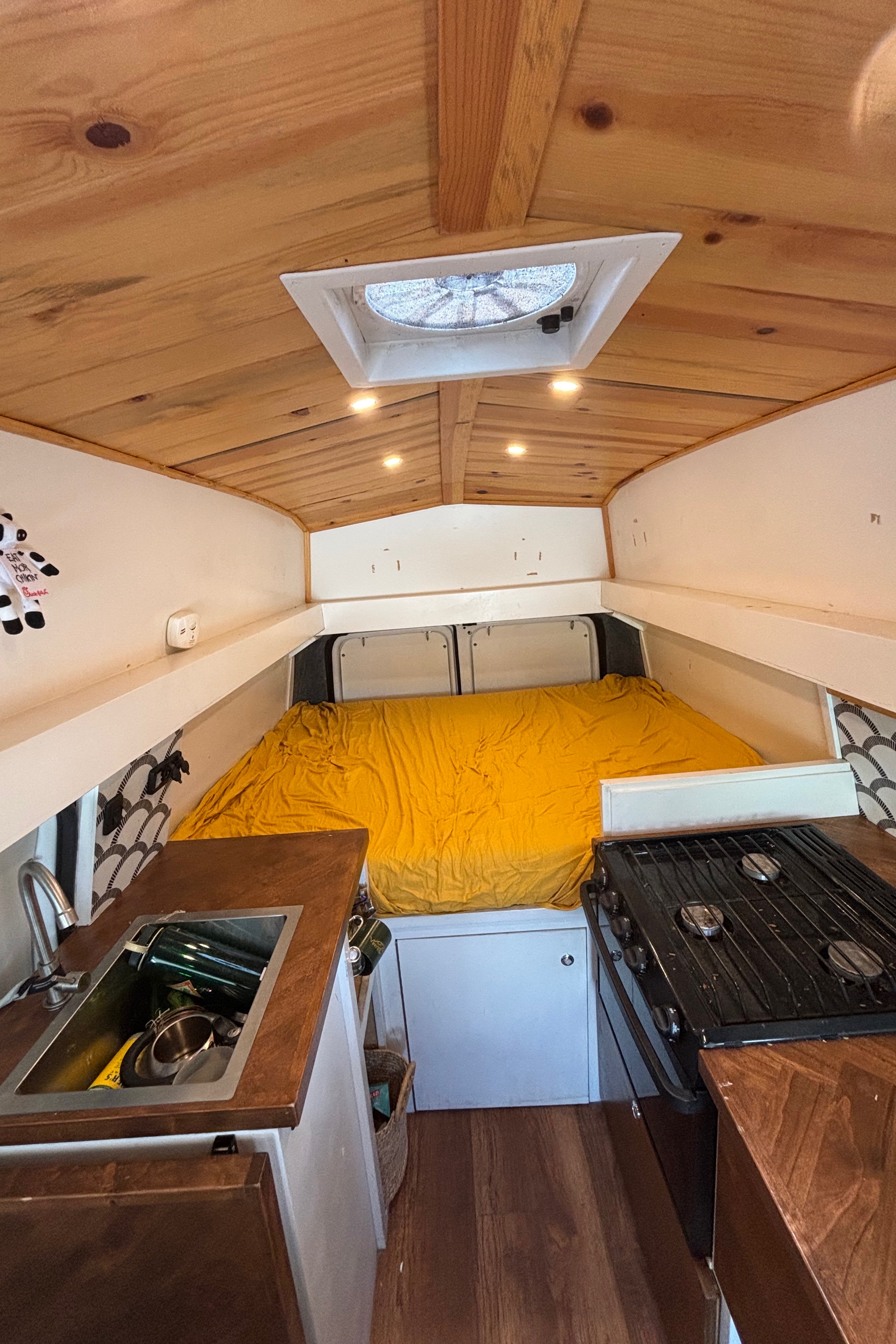 Arianna's Ford Ecoline Campervan
