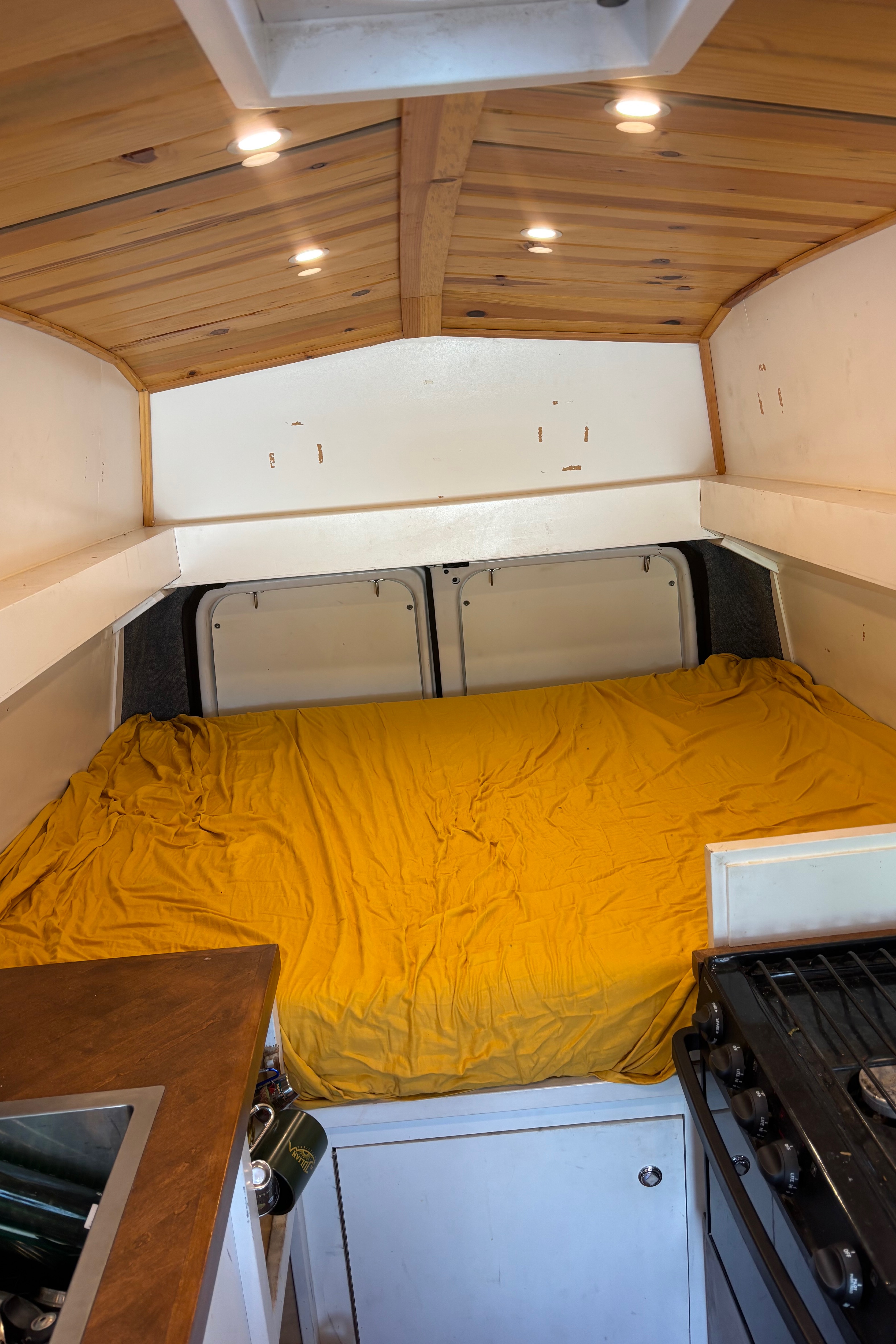 Arianna's Ford Ecoline Campervan