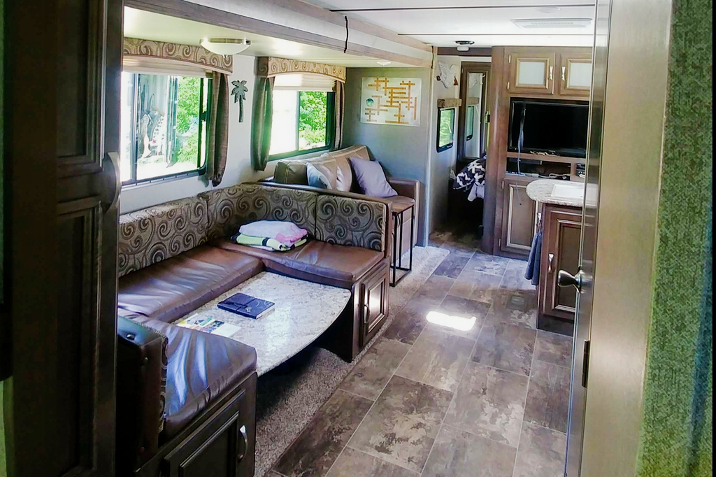 29' Ultra Lite Family Bunkhouse