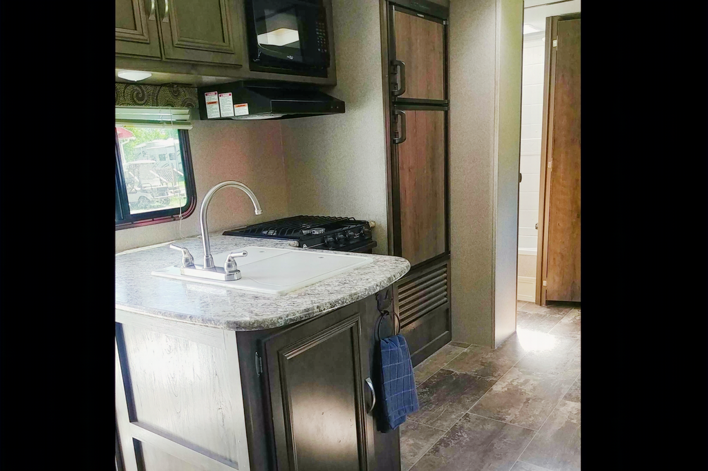 29' Ultra Lite Family Bunkhouse