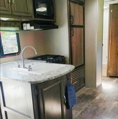 29' Ultra Lite Family Bunkhouse