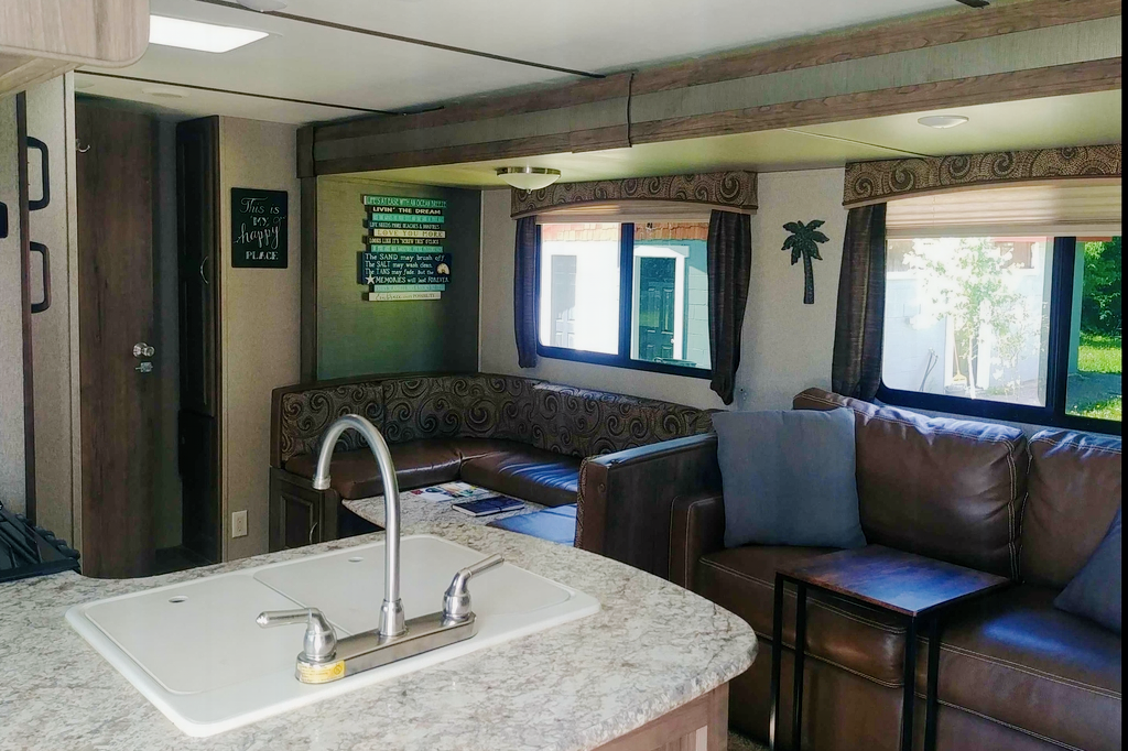 29' Ultra Lite Family Bunkhouse