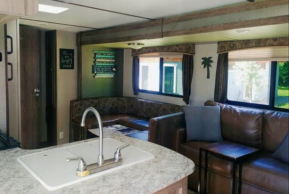 29' Ultra Lite Family Bunkhouse