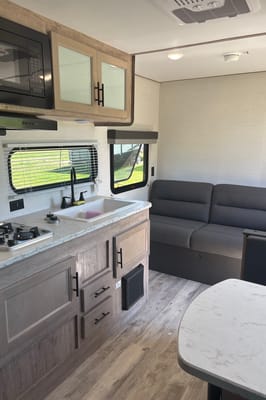 Cozy Creek Retreat- where campfires glow and memories flow