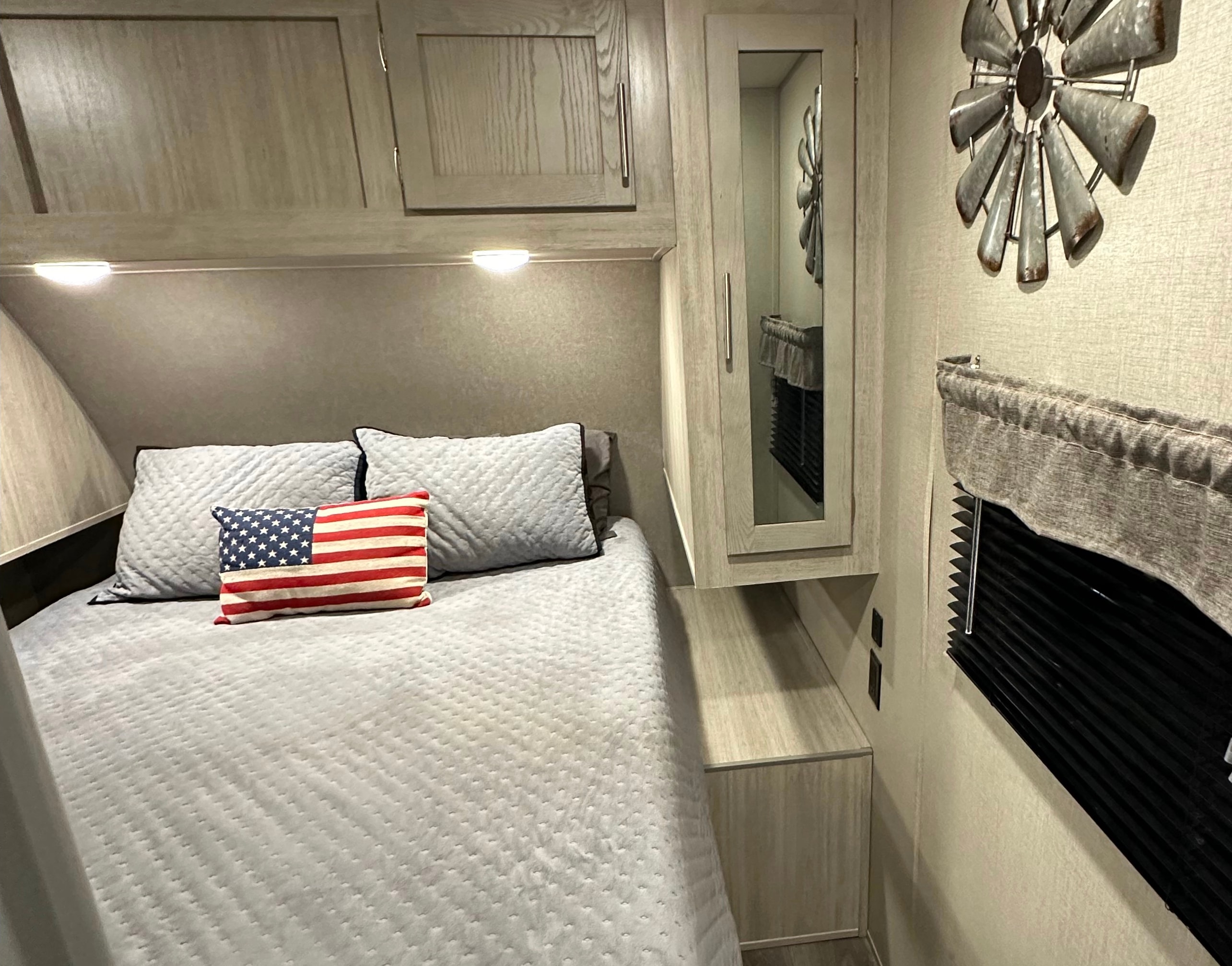 Fully loaded cozy luxurious Catalina travel trailer