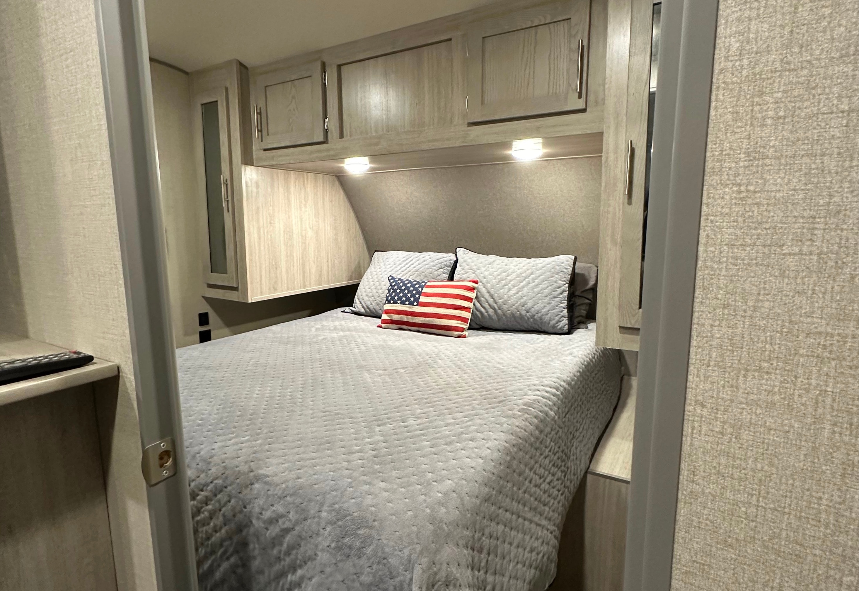 Fully loaded cozy luxurious Catalina travel trailer