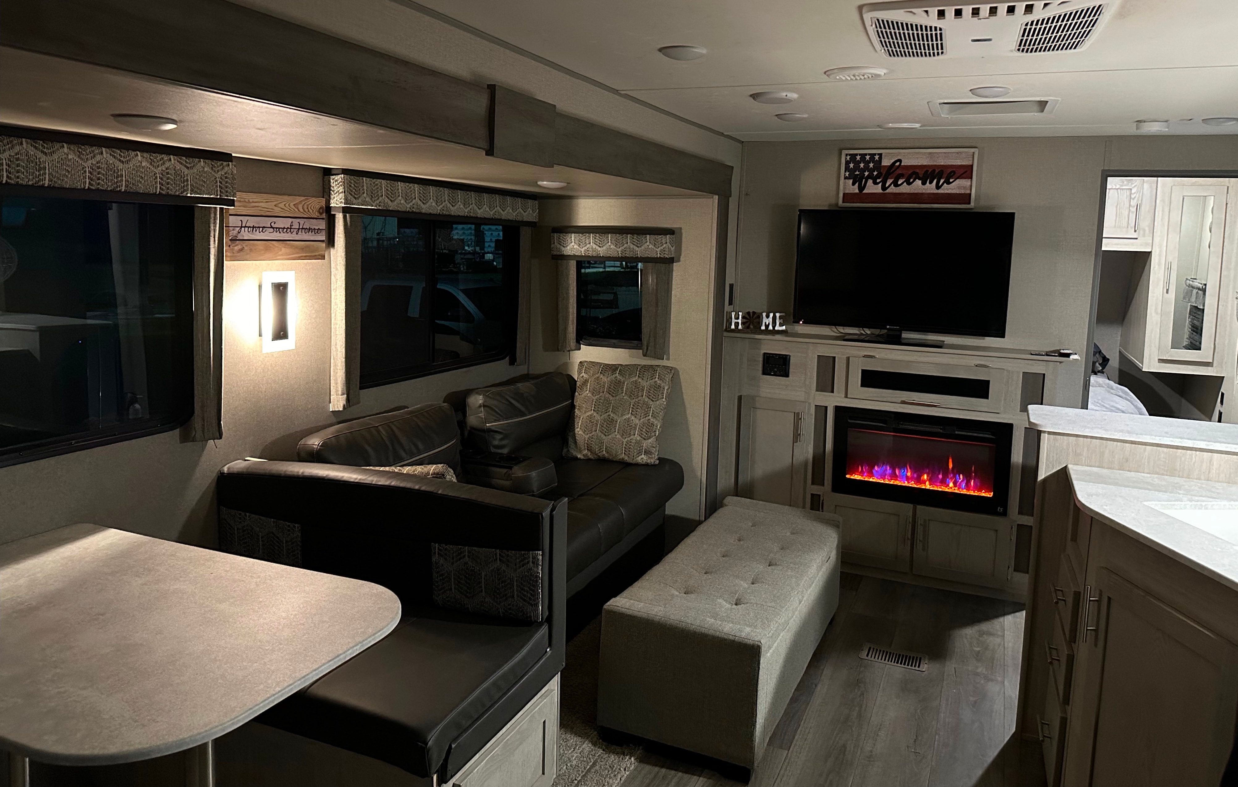 Fully loaded cozy luxurious Catalina travel trailer