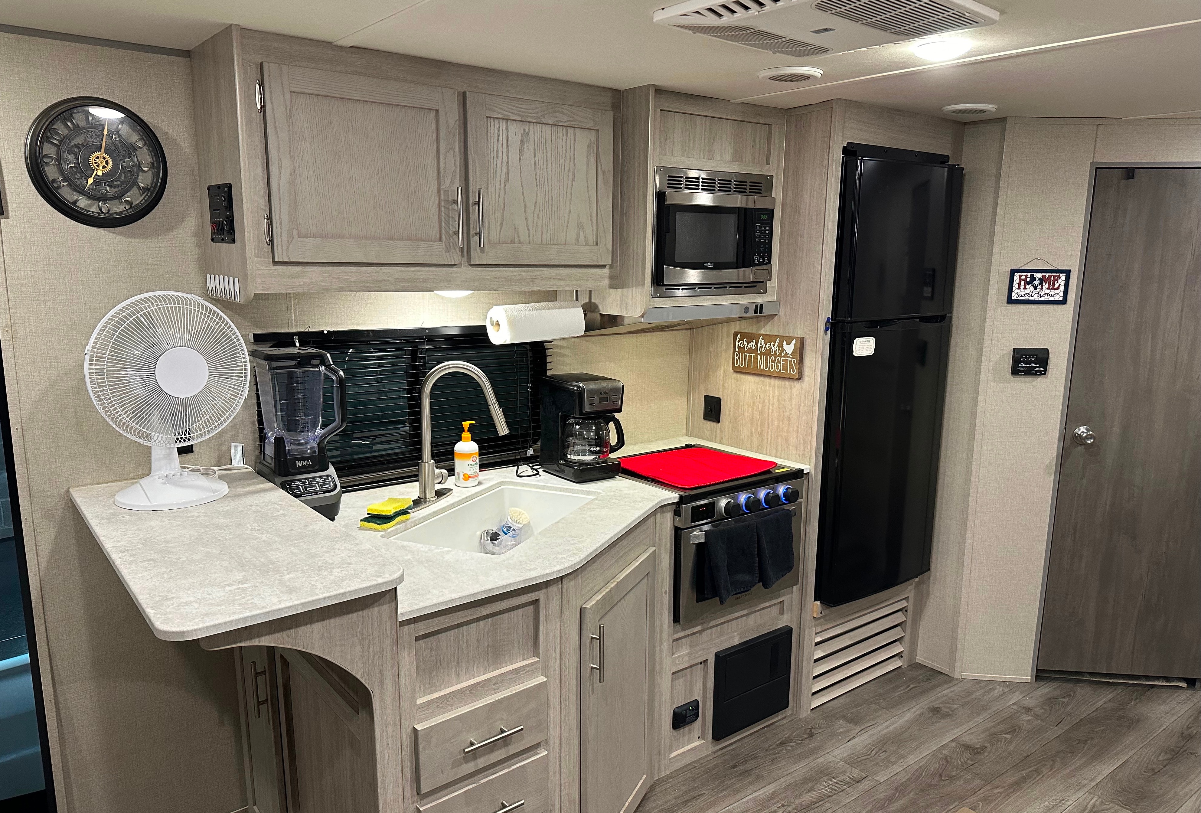 Fully loaded cozy luxurious Catalina travel trailer