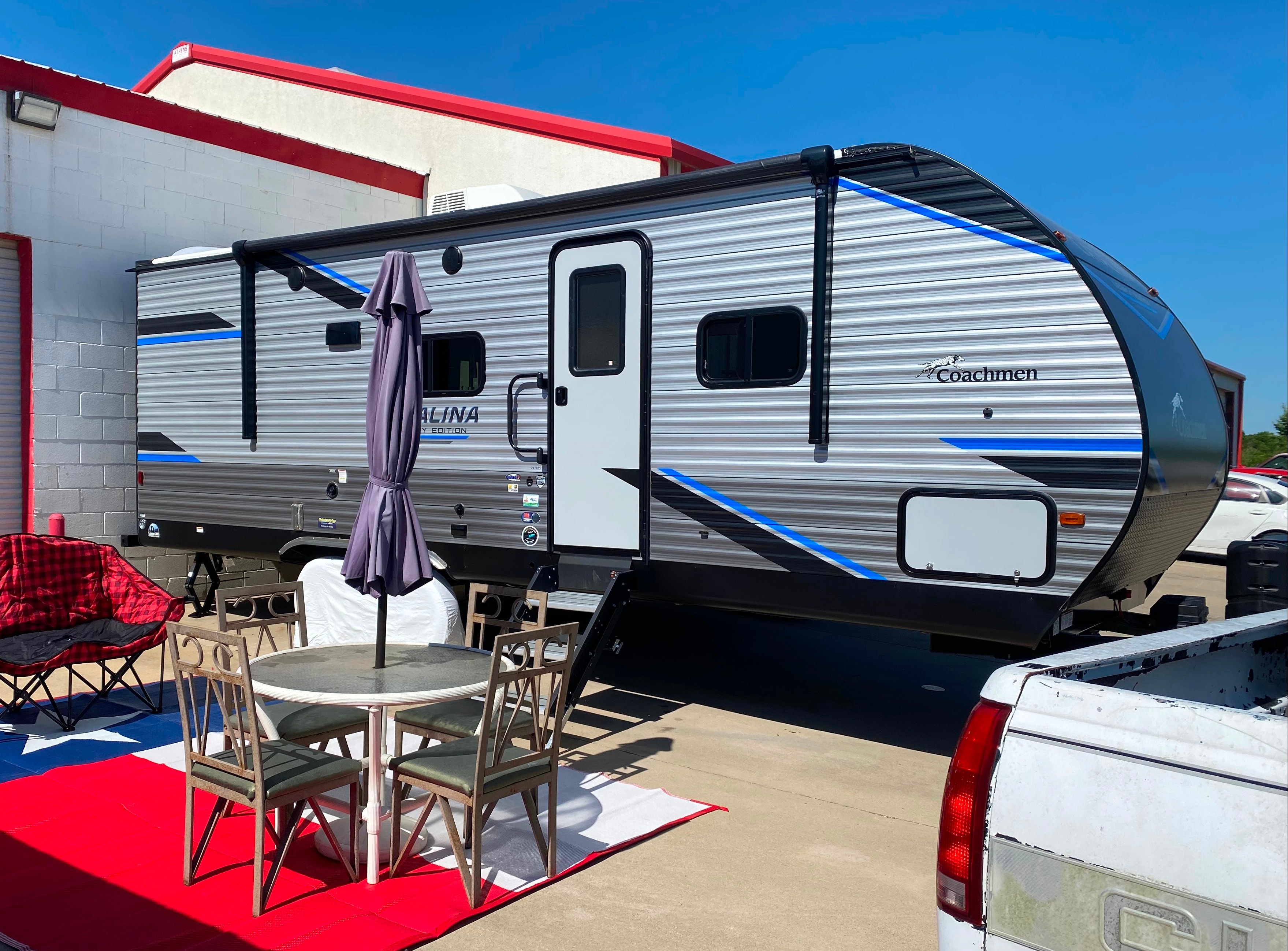 Fully loaded cozy luxurious Catalina travel trailer