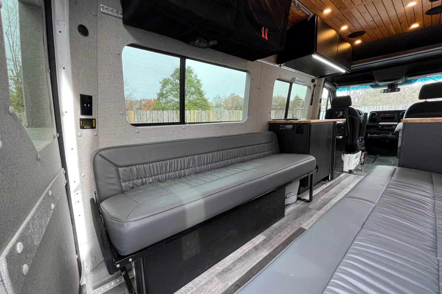 Seaman Sprinter 19 foot van Class B