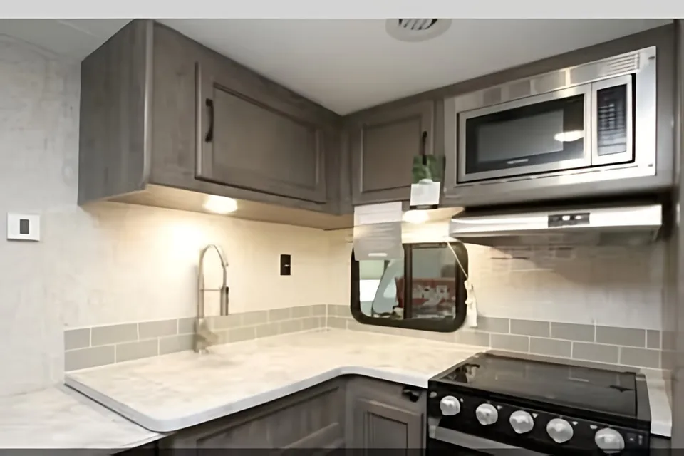 Eric's Coachmen Apex Ultra Lite Travel Trailer