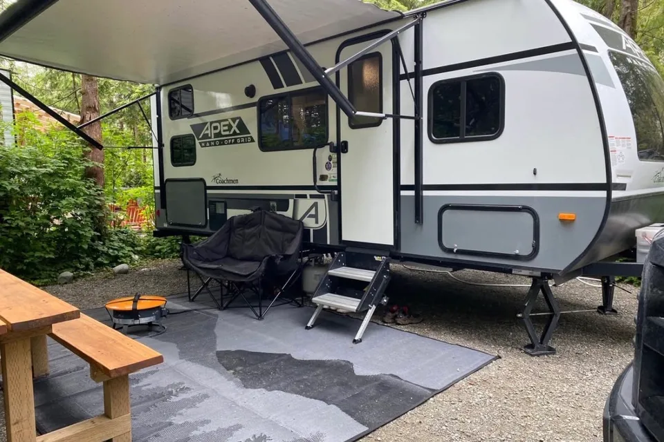 Jessica's Coachmen Apex Nano Travel Trailer