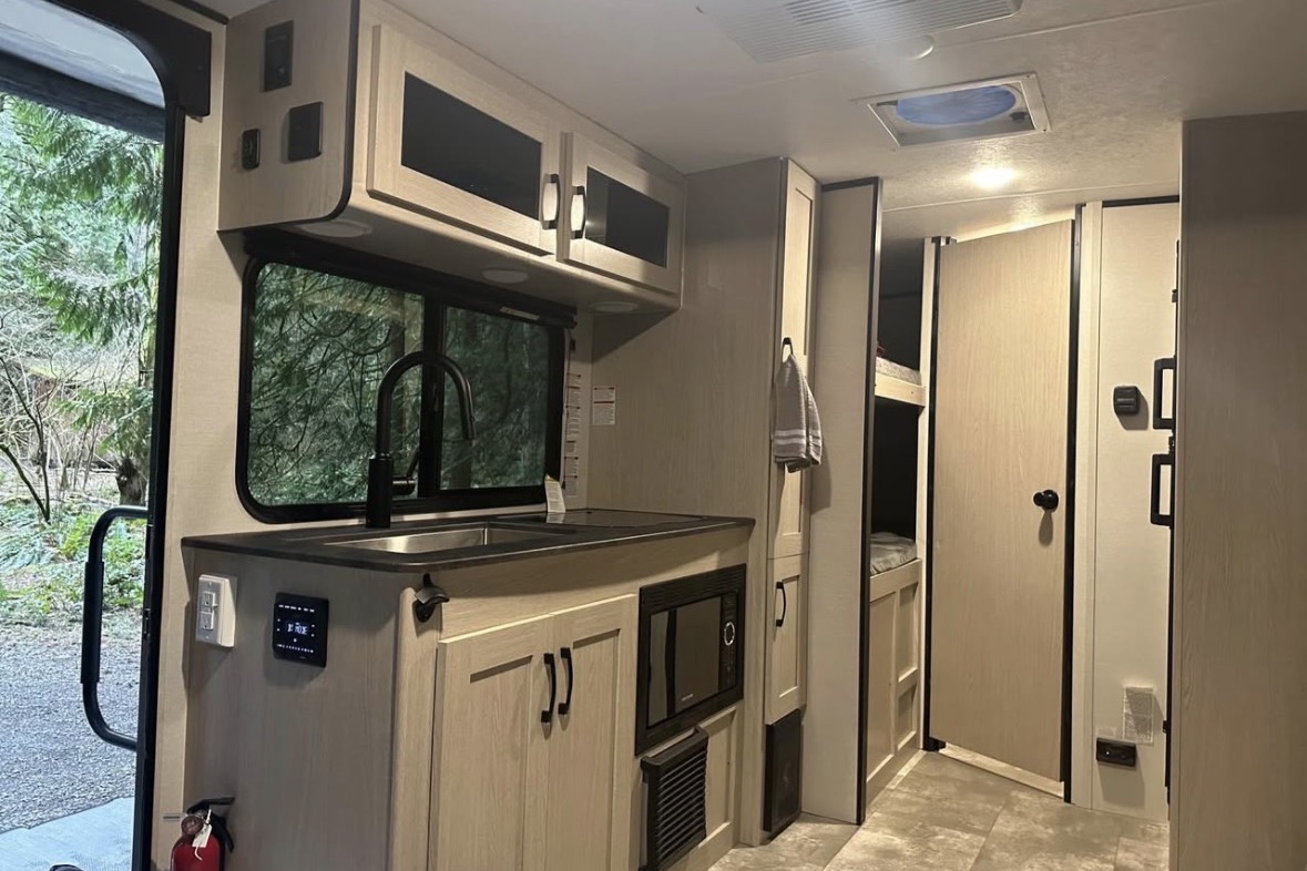 Jessica's Coachmen Apex Nano Travel Trailer