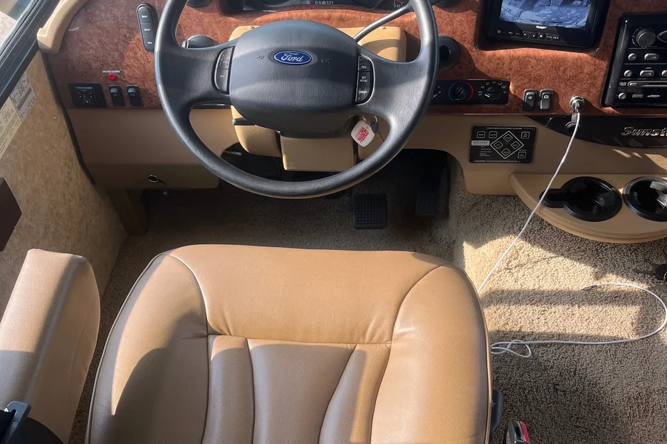 Ken's Winnebago 26 sunstar Class A