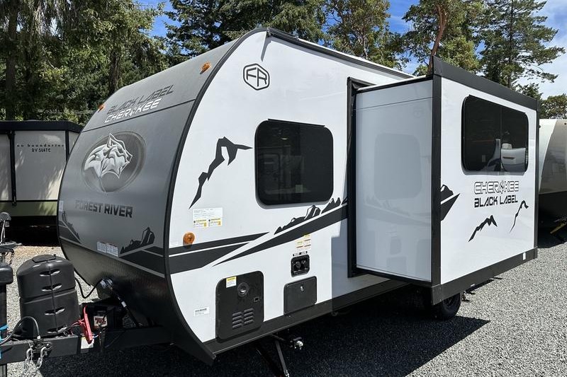 Sammy's 2025 Forest River Cherokee