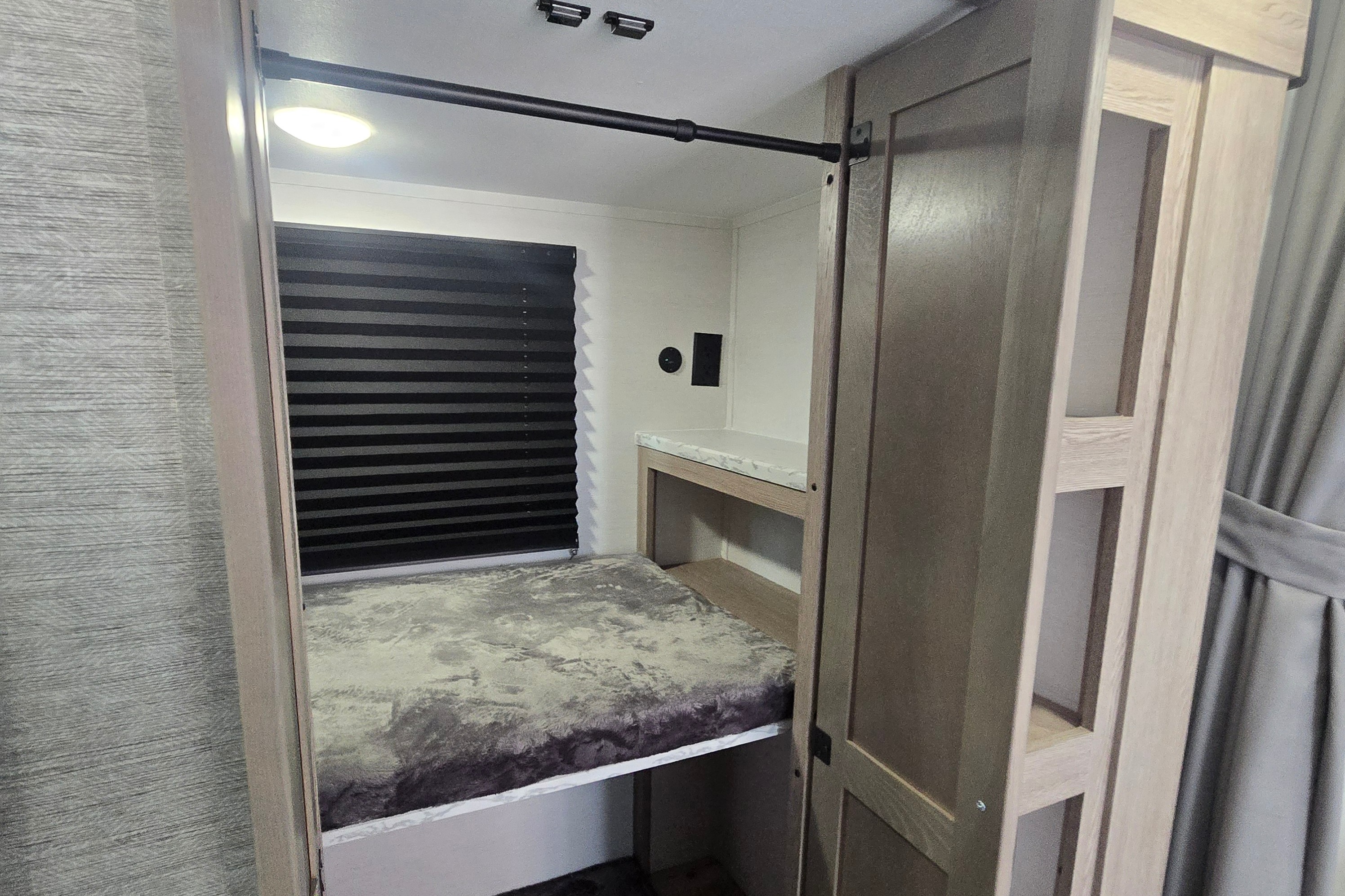 Mobile Guest House Grand River 23HBS Travel Trailer
