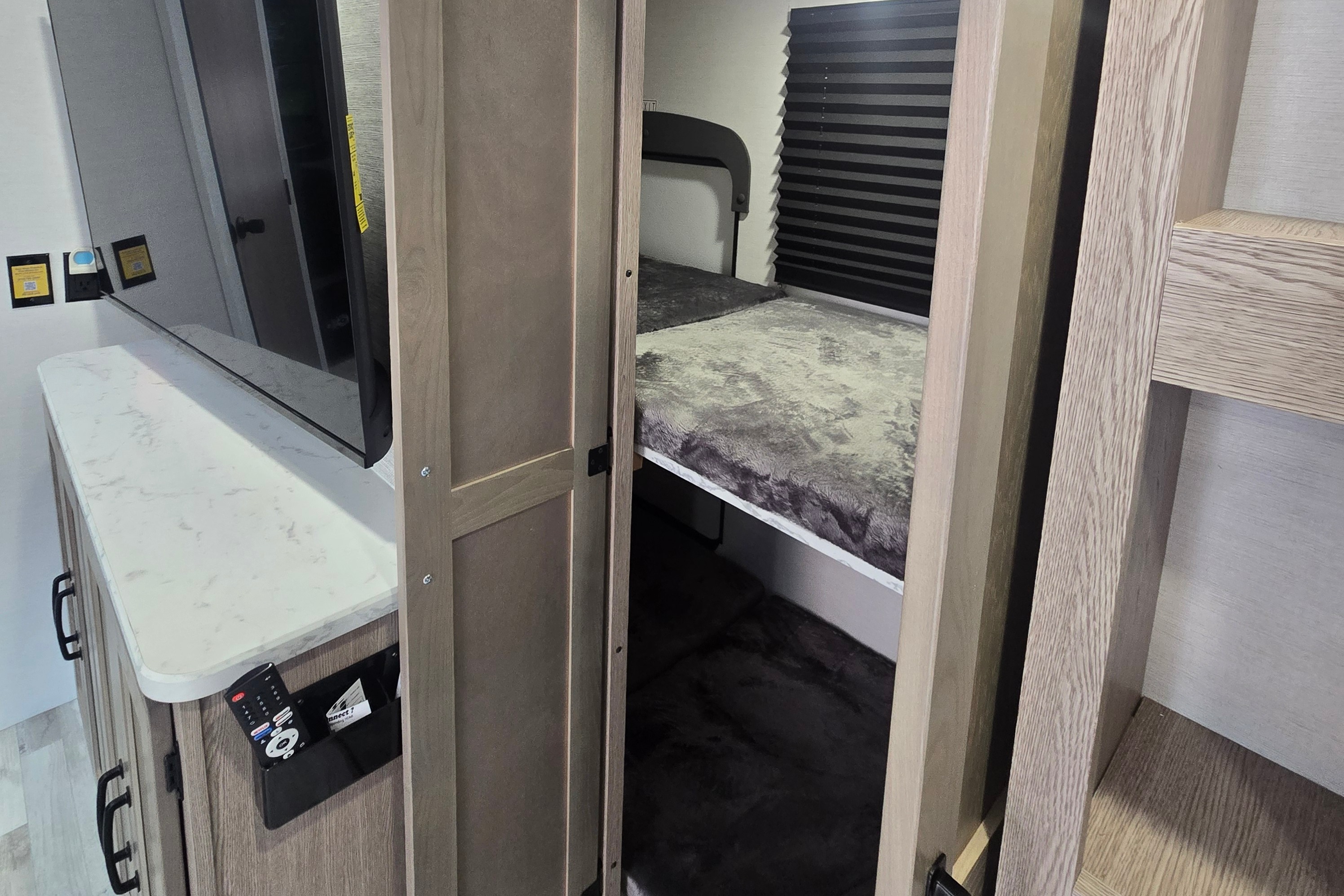 Mobile Guest House Grand River 23HBS Travel Trailer