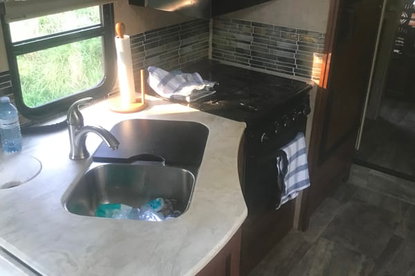 Andrew's Forest River sunseeker Class C