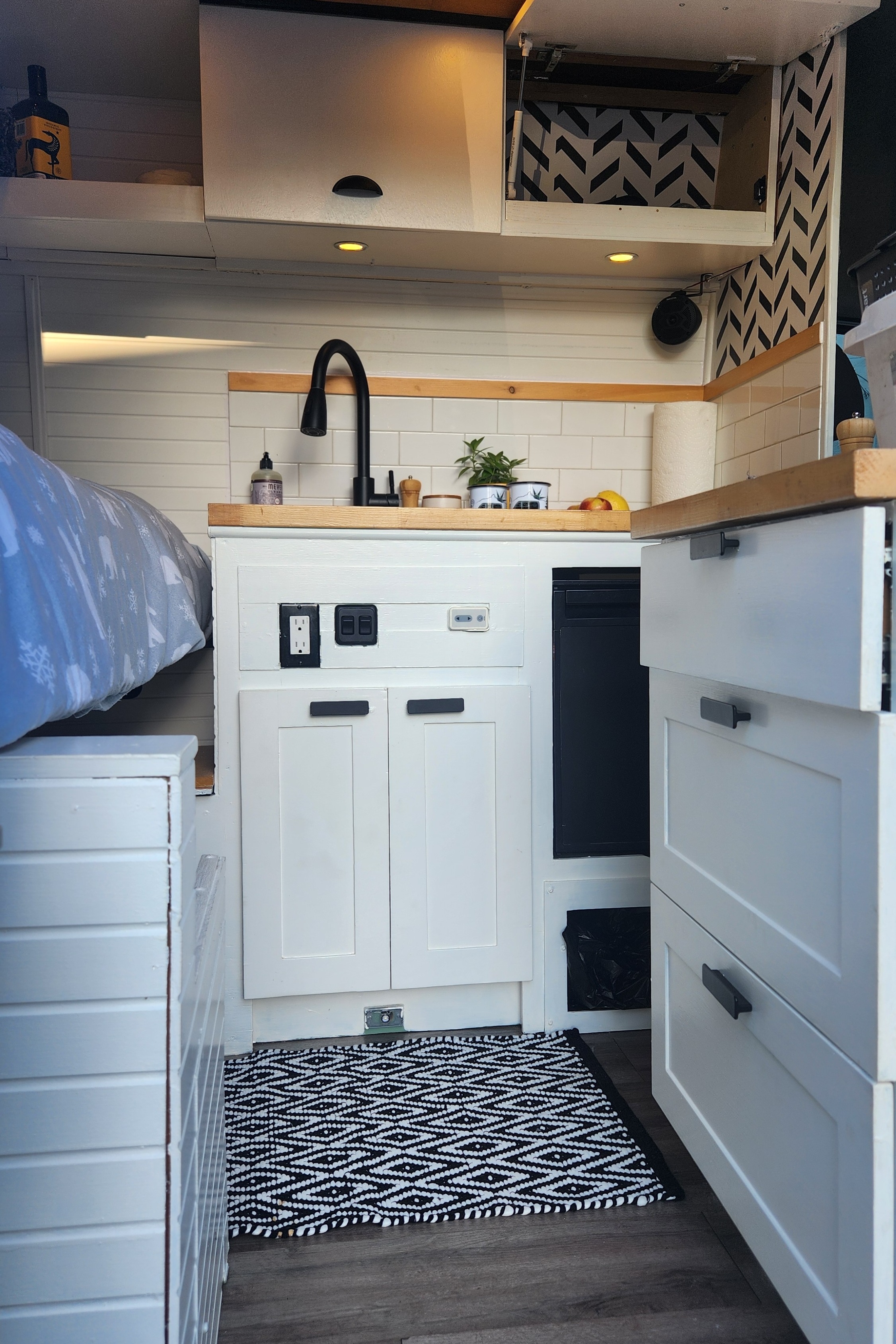 L&P CAMPER VAN KEVIN