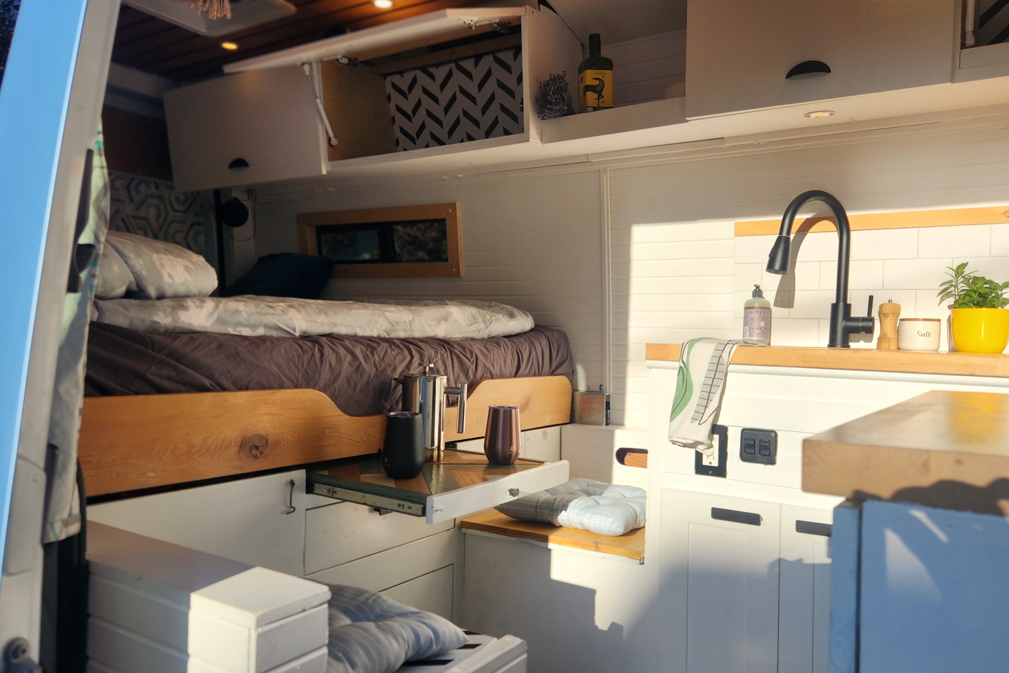 L&P CAMPER VAN KEVIN
