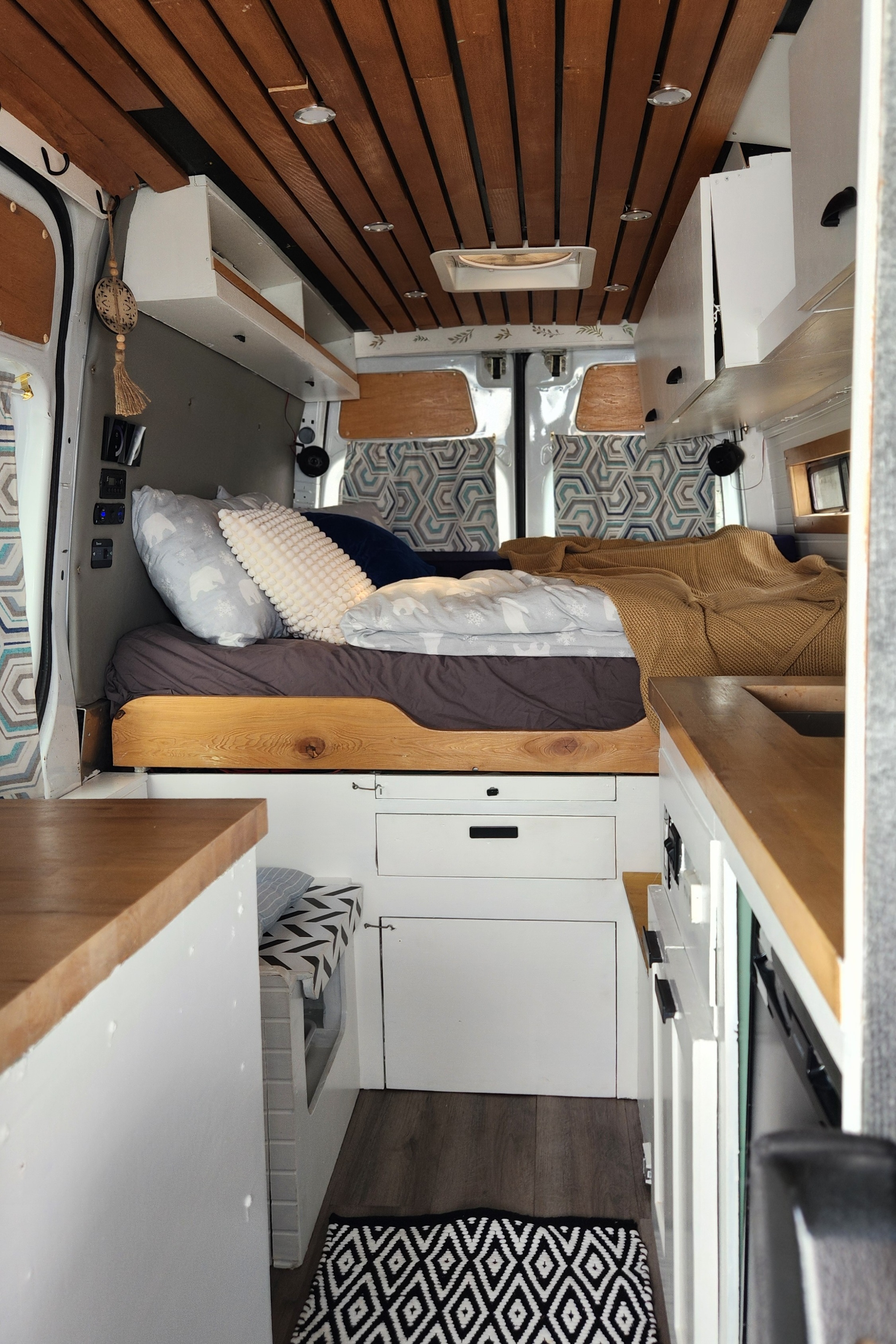 L&P CAMPER VAN KEVIN