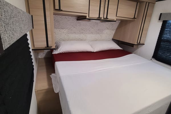 Fred's Cruiser Radiance 25BH Travel Trailer