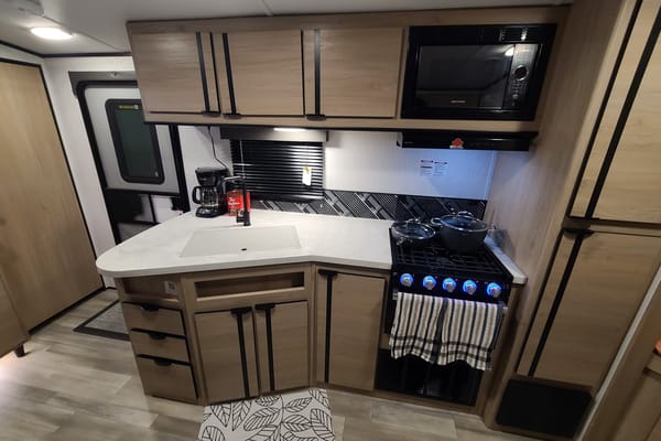Fred's Cruiser Radiance 25BH Travel Trailer