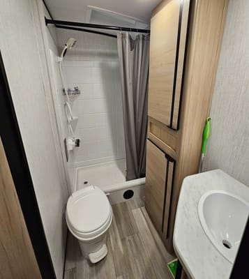 Fred's Cruiser Radiance 25BH Travel Trailer