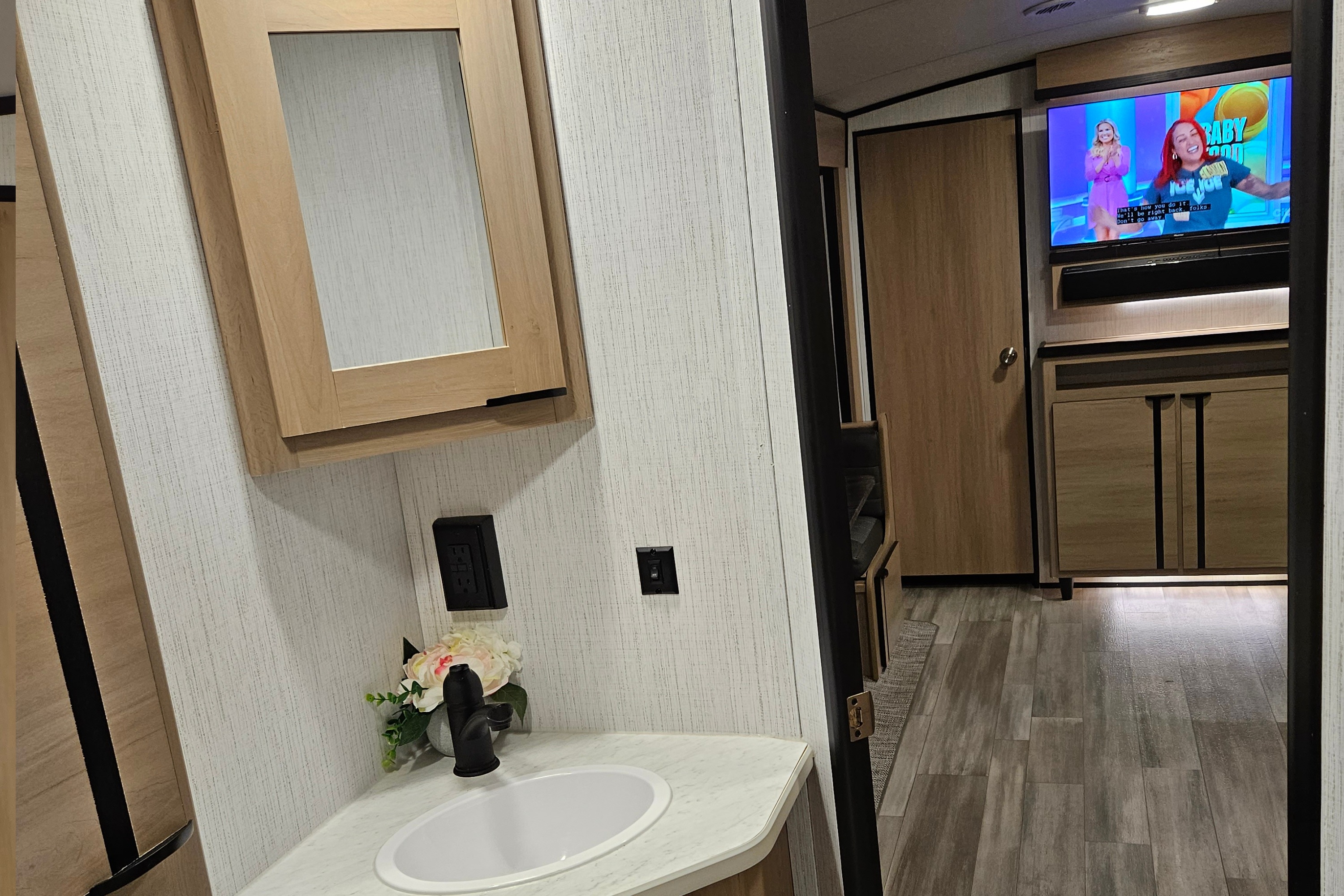 Fred's  Cruiser Radiance 25BH Travel Trailer