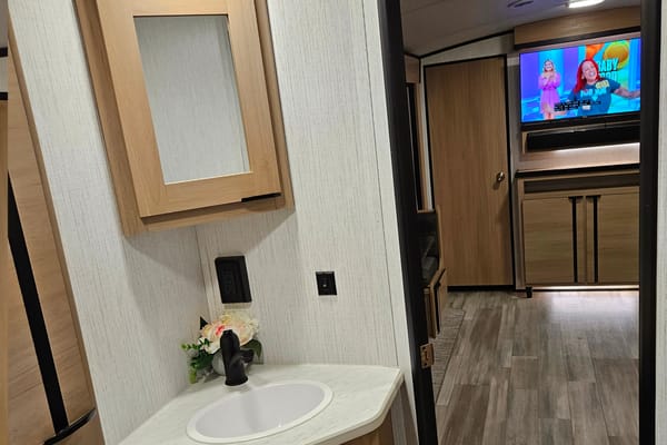 Fred's Cruiser Radiance 25BH Travel Trailer