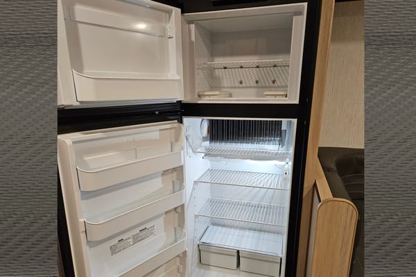Fred's Cruiser Radiance 25BH Travel Trailer