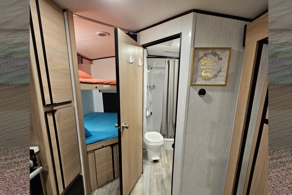 Fred's Cruiser Radiance 25BH Travel Trailer