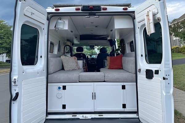 Luna Sea Adventure Van -AC&Heater- Solar-Dog Friendly/Fully Stocked-Off Grid