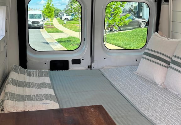 Luna Sea Adventure Van -AC&Heater- Solar-Dog Friendly/Fully Stocked-Off Grid