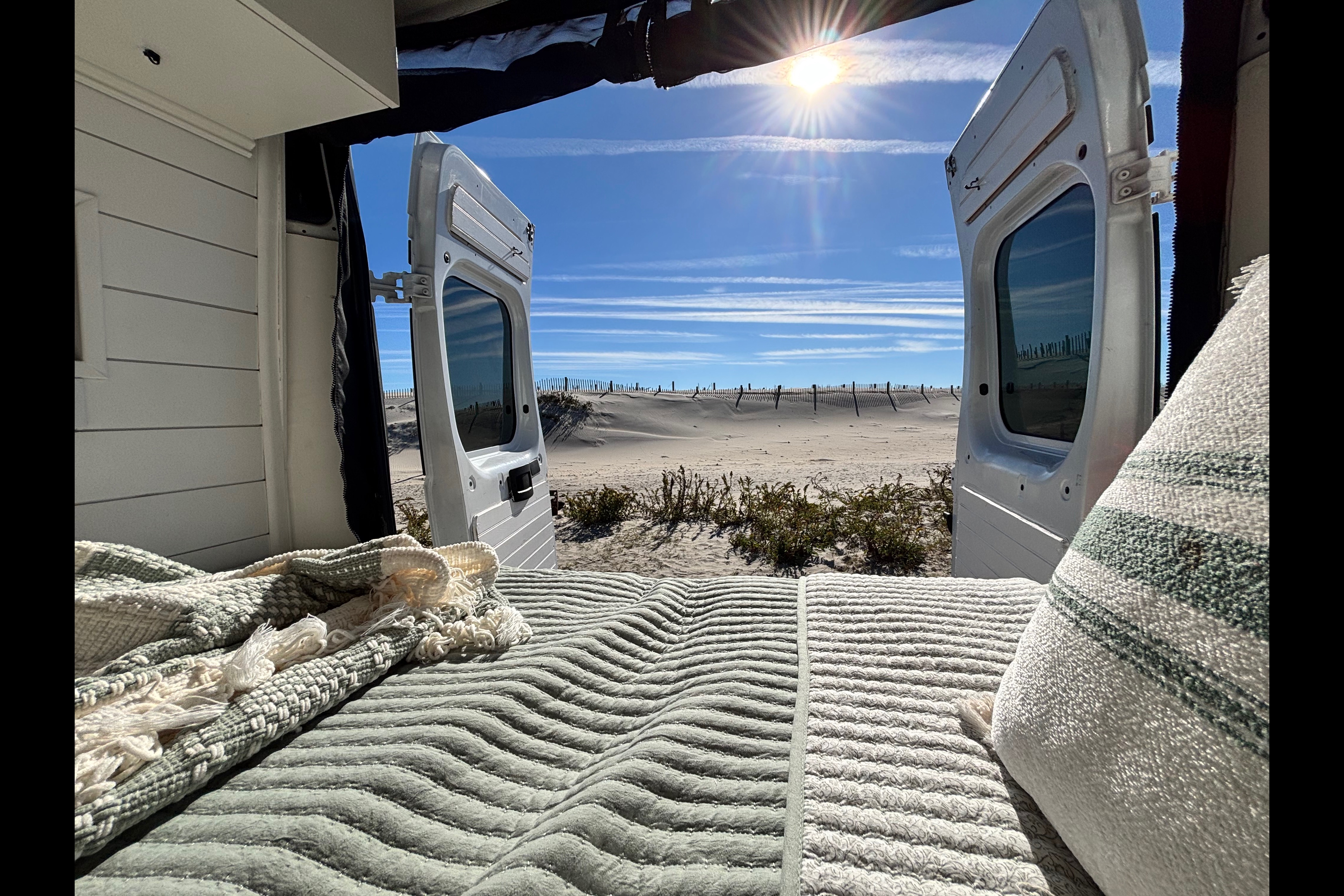 Luna Sea Adventure Van -AC&Heater- Solar-Dog Friendly/Fully Stocked-Off Grid