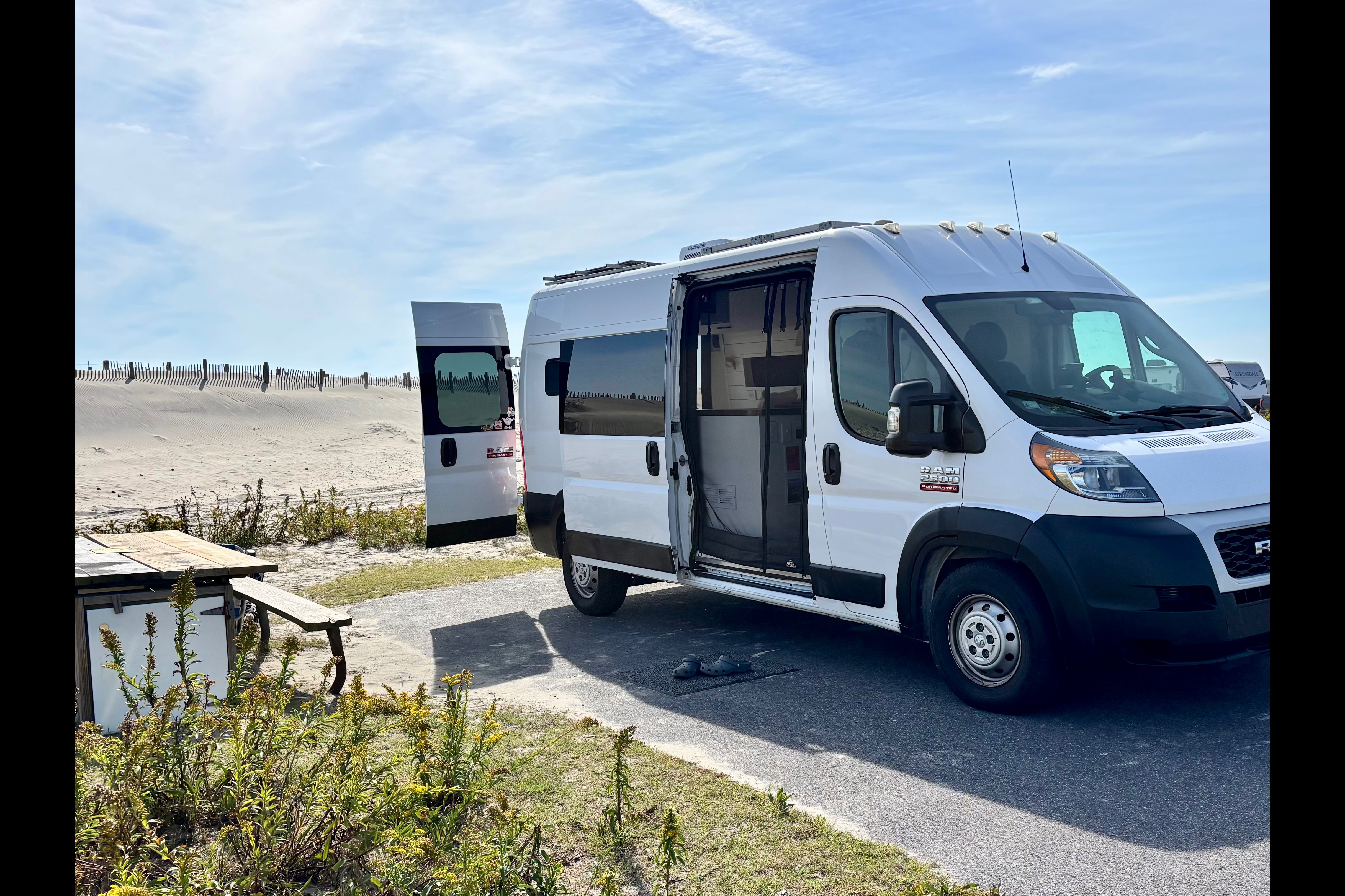 Luna Sea Adventure Van -AC&Heater- Solar-Dog Friendly/Fully Stocked-Off Grid