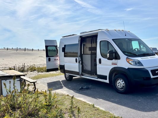 Luna Sea Adventure Van -AC&Heater- Solar-Dog Friendly/Fully Stocked-Off Grid