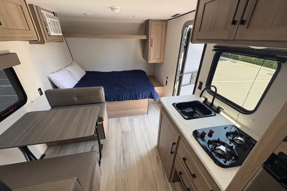 Greg’s Coleman 17b Travel Trailer
