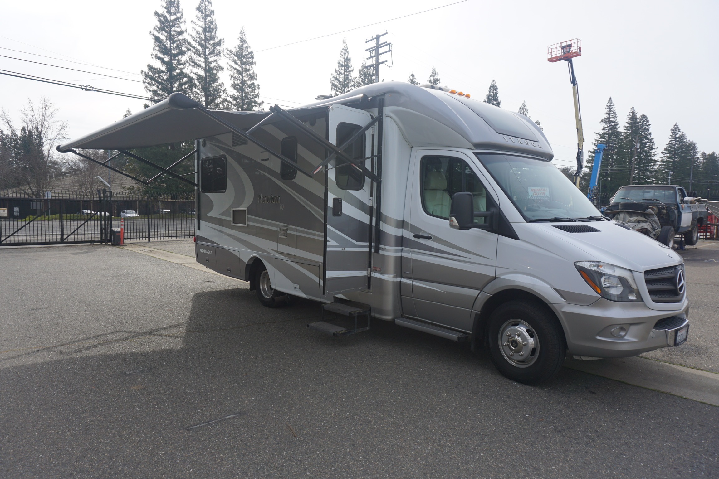 Carson's Mercedes-Benz Mercedes Winnebago Class B