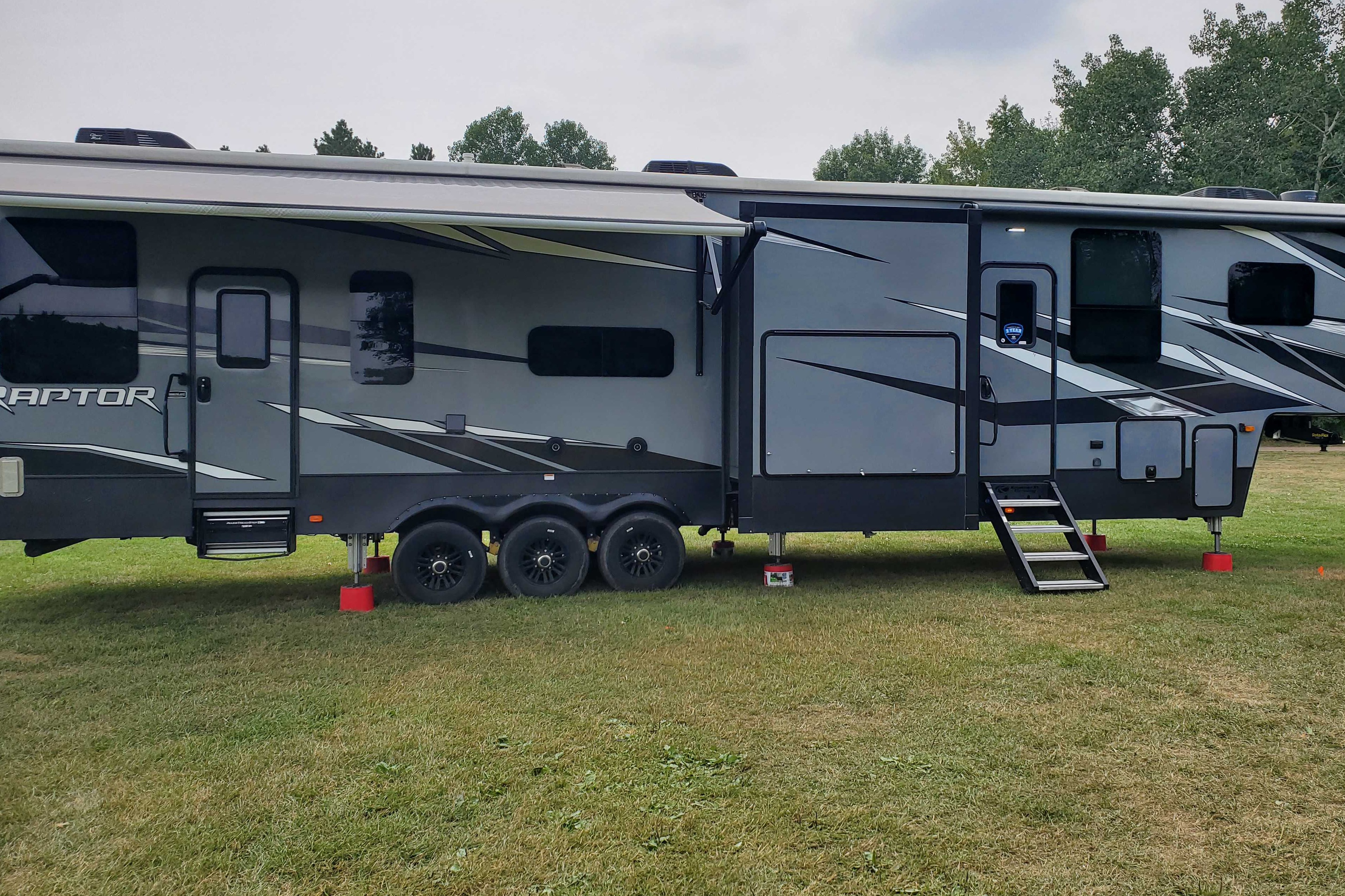 2020 Keystone Raptor Toy Hauler
