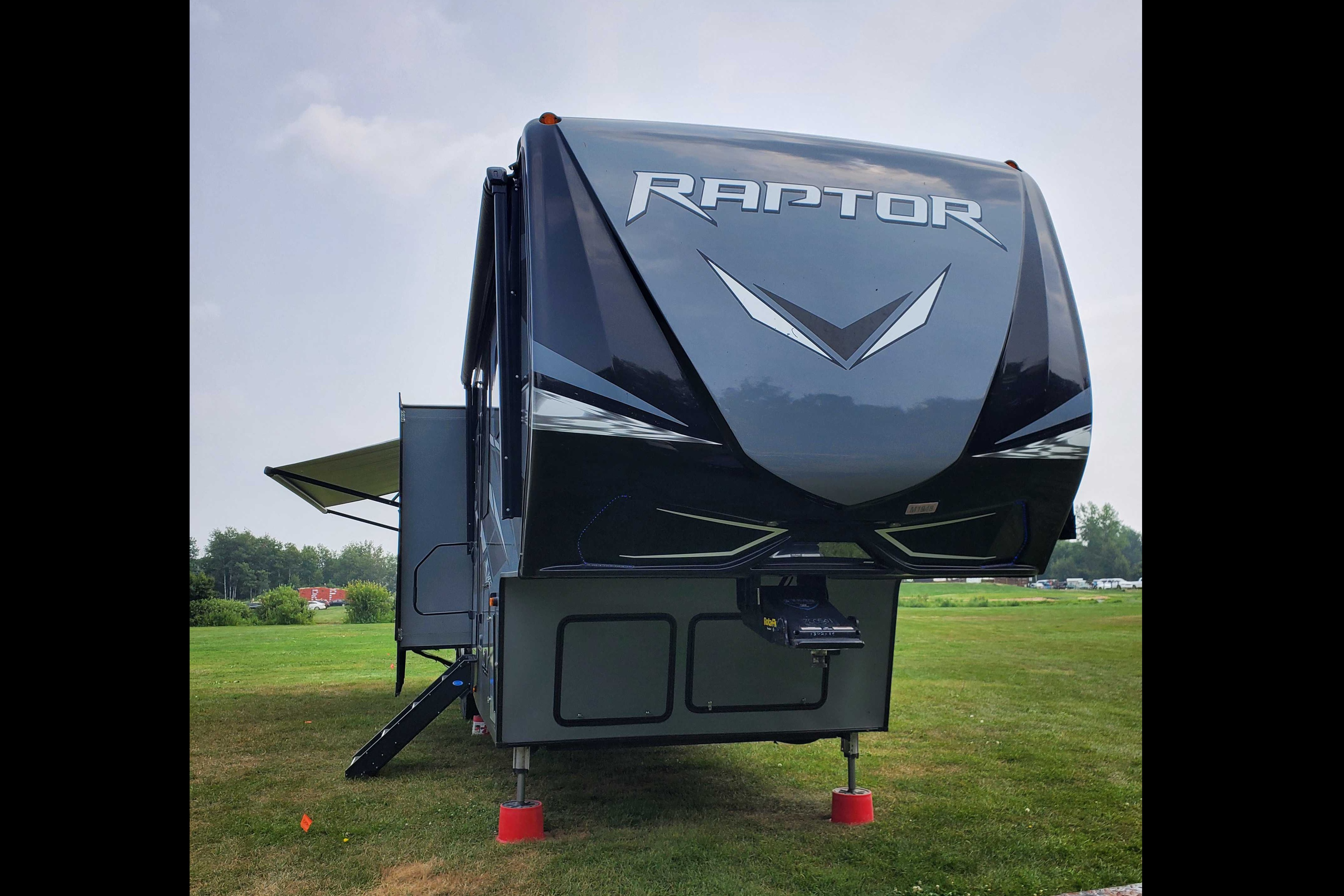 2020 Keystone Raptor Toy Hauler