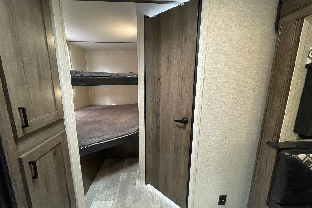 Prime Time Tracer Breeze 26DBS Travel Trailer