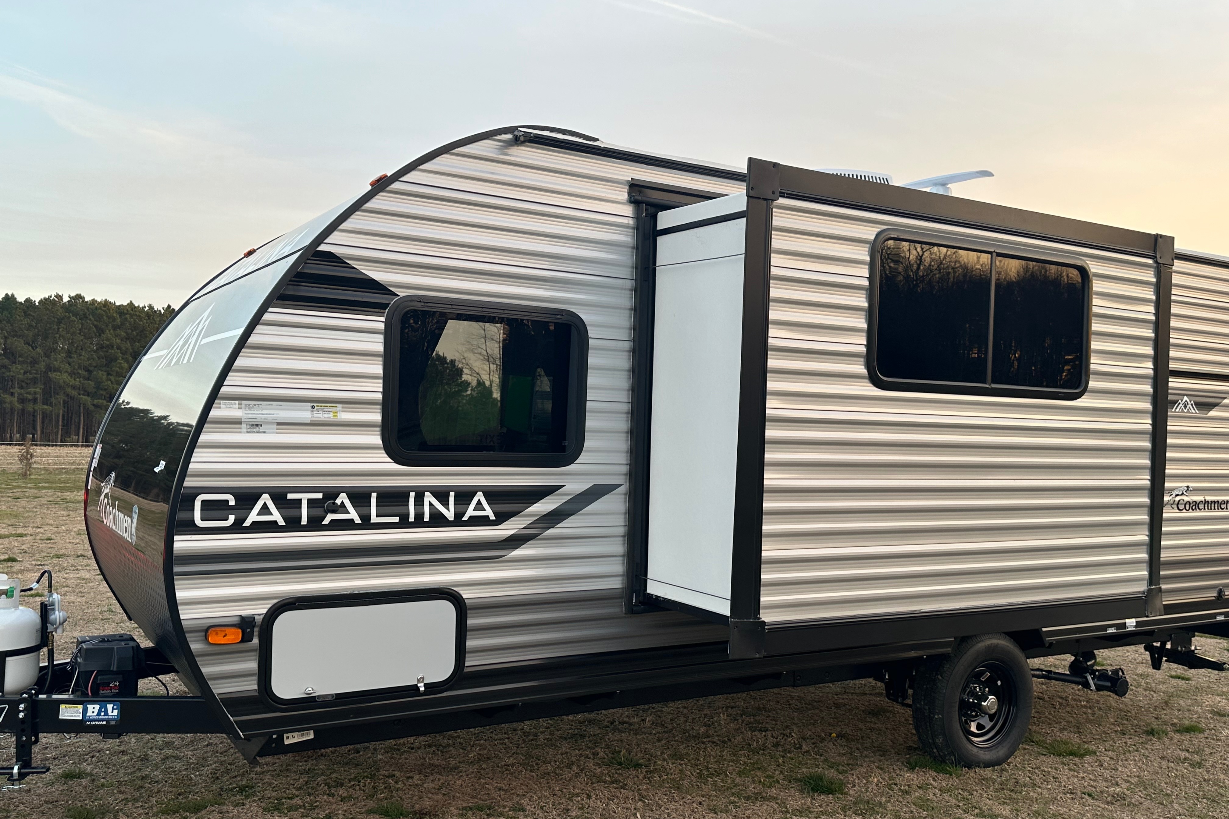 2024 BRAND NEW!! Coachmen Catalina 184BHS