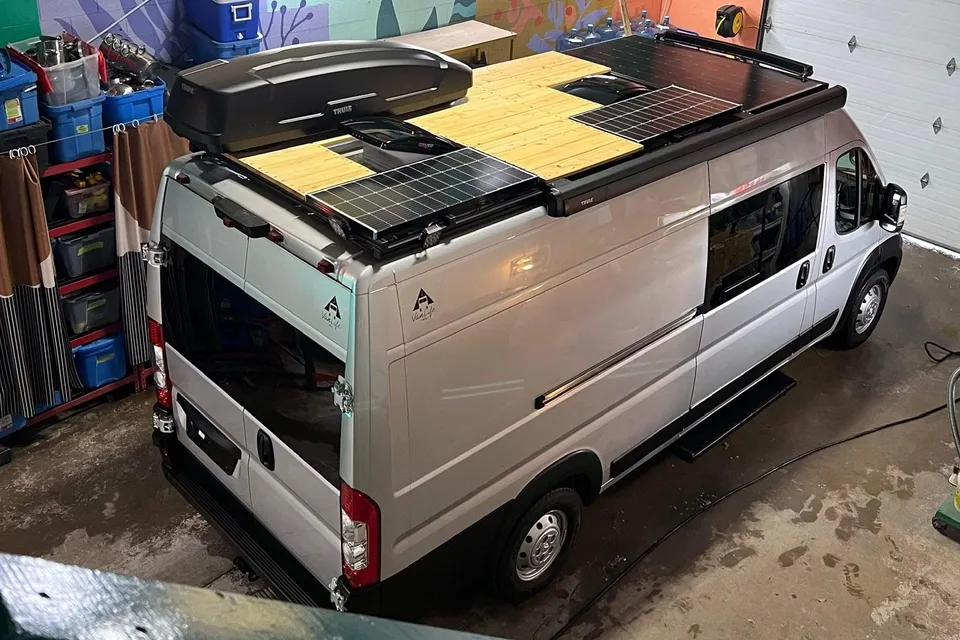 Marguerite’s VanLife 21’ Ram 3500