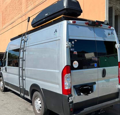Marguerite’s VanLife 21’ Ram 3500
