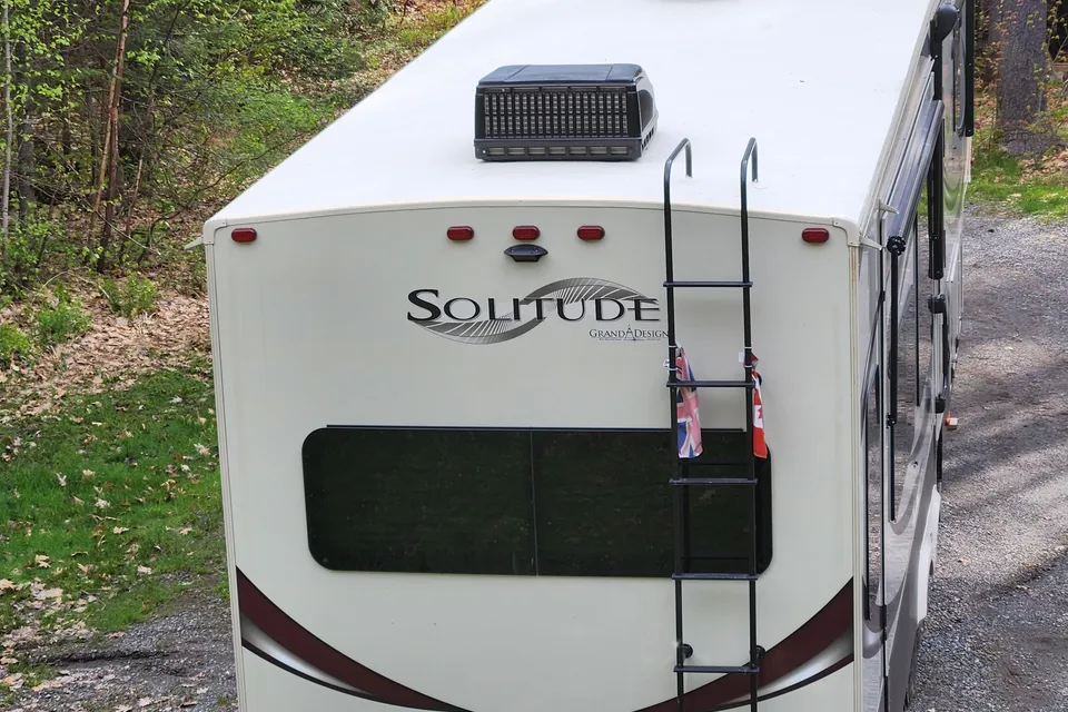 Grand Design Solitude 40ft Fifth Wheel